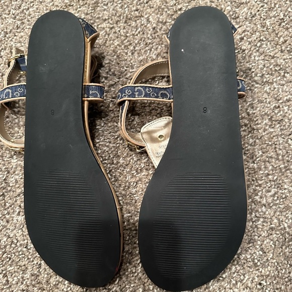 Guess monogram navy gold sandals women’s size 8 - Picture 4 of 6